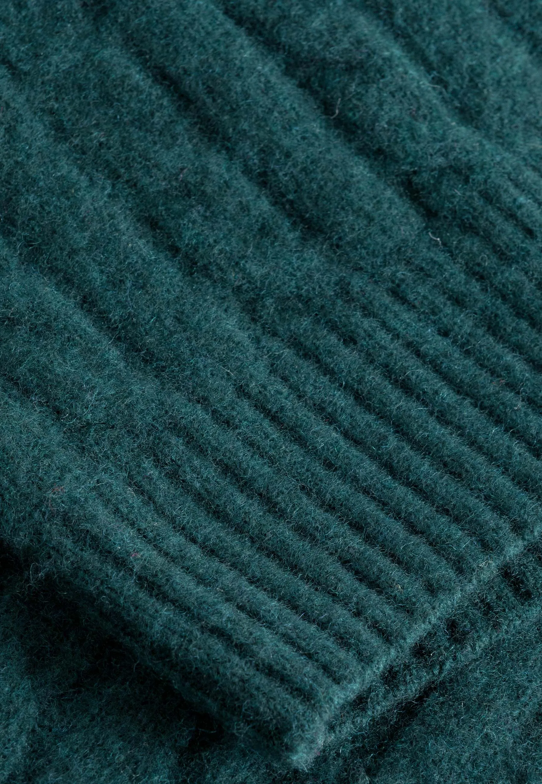 Bruno Lambswool Cable Vest - dark emerald