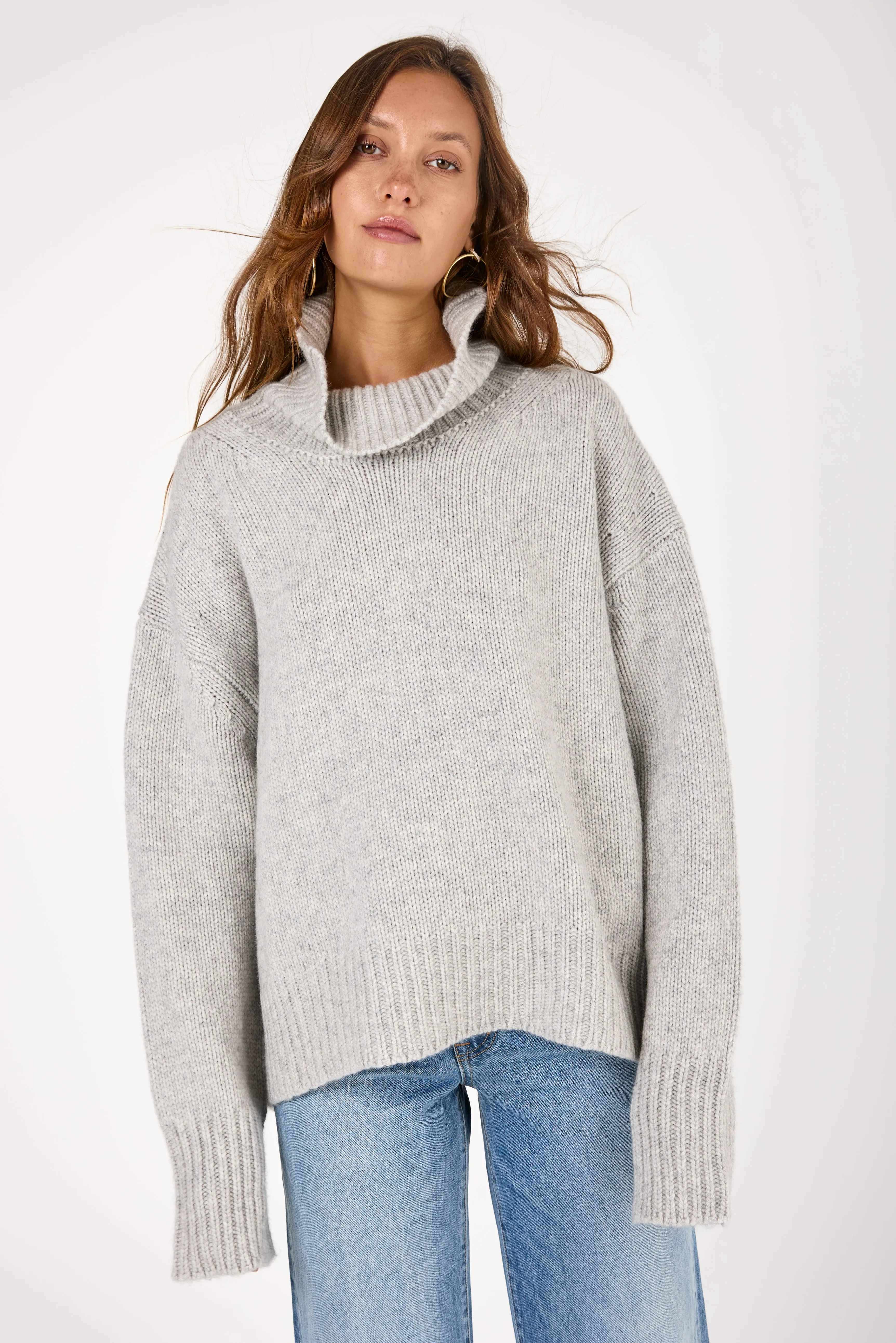 Scarlett Cashmere Mock Neck Sweater in Foggy