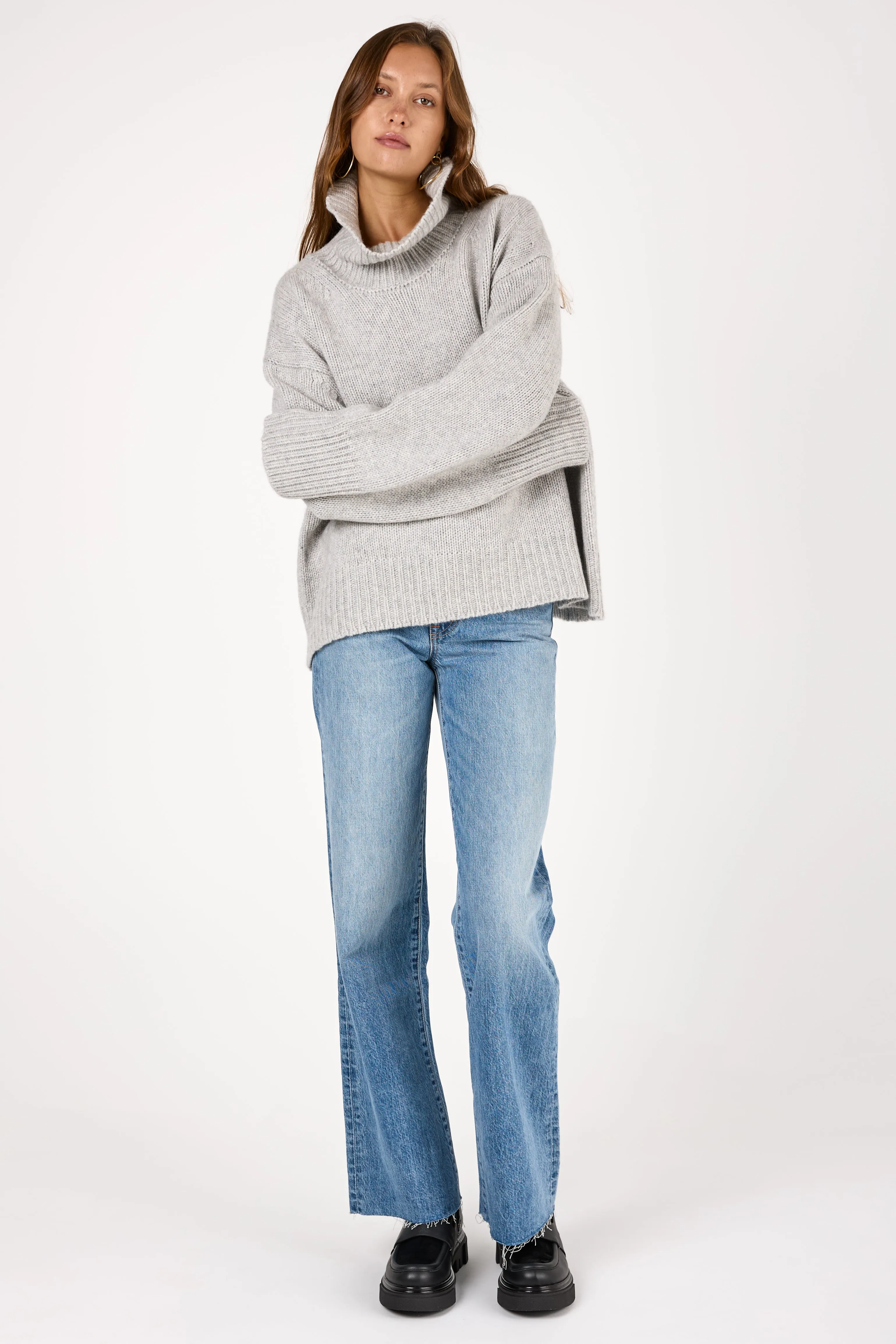 Scarlett Cashmere Mock Neck Sweater in Foggy